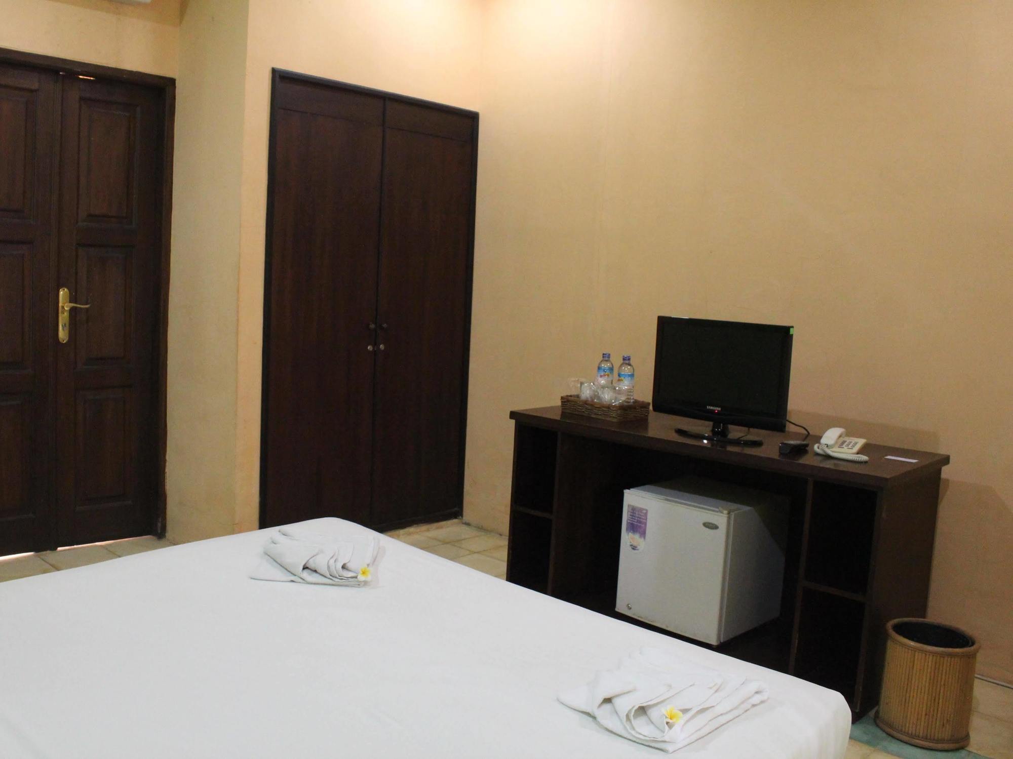 Tastura Beach Hotel Kuta  Esterno foto