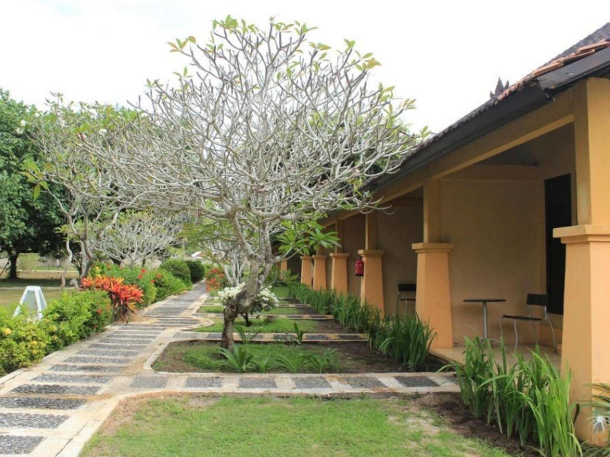 Tastura Beach Hotel Kuta  Esterno foto