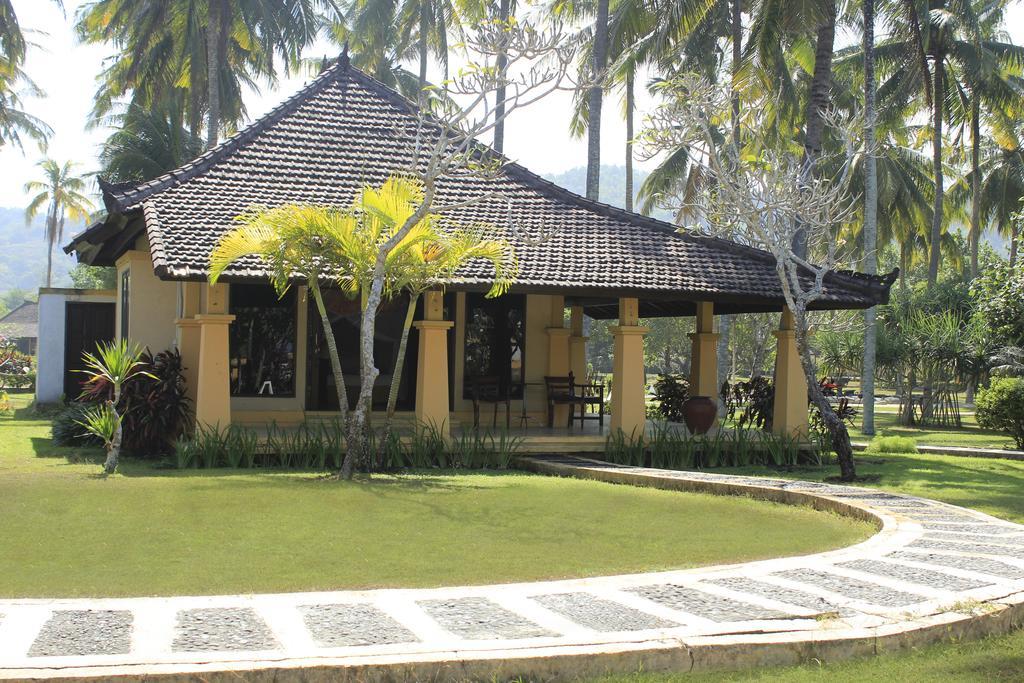 Tastura Beach Hotel Kuta  Esterno foto