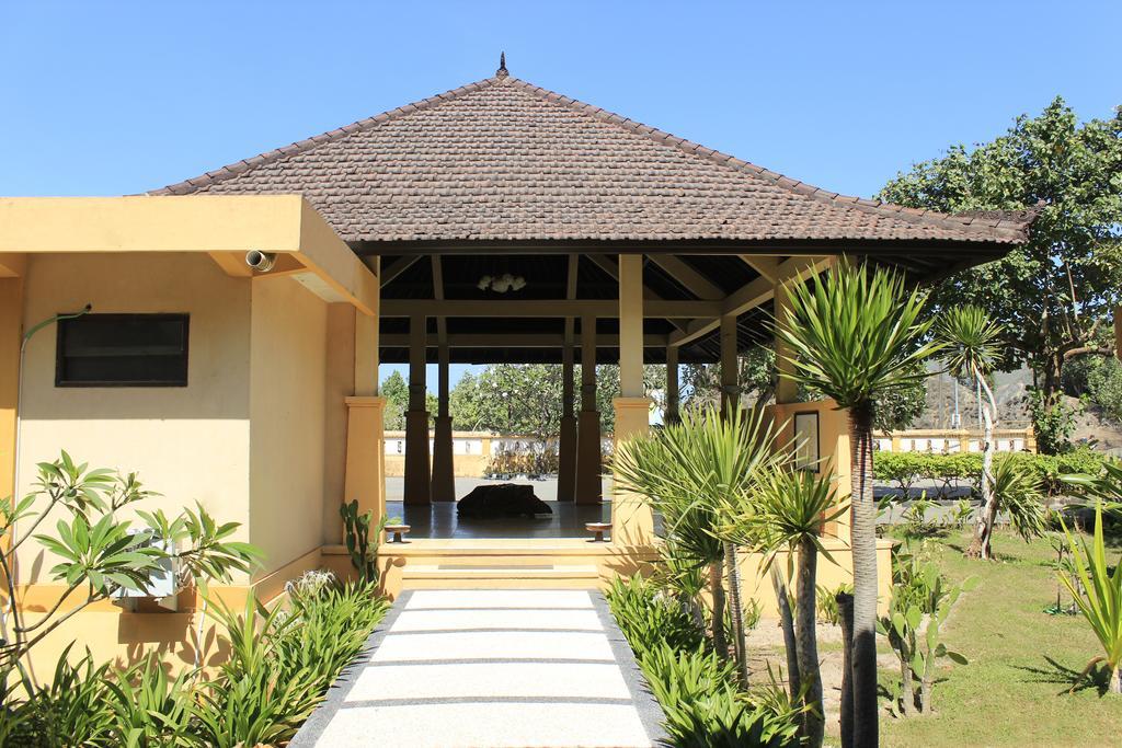 Tastura Beach Hotel Kuta  Esterno foto